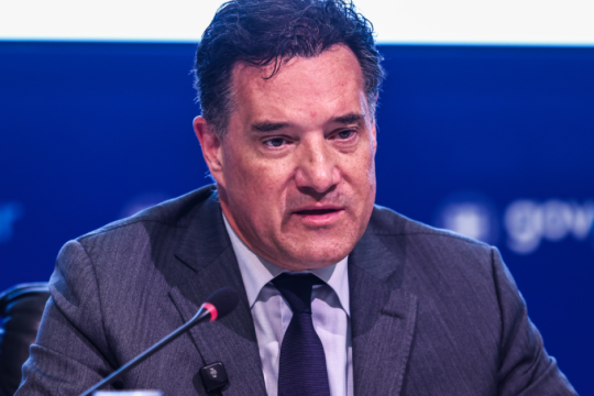 Νέες μπηχτές Άδωνι σε Δένδια: «Σε κάποιους μπορεί να αρέσουν οι ατσαλάκωτοι και οι κρυμμένοι»
